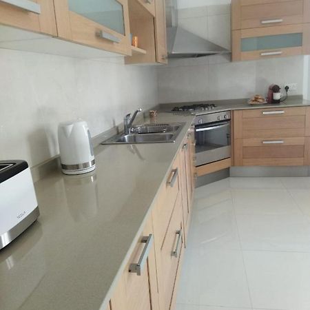 Centrally Located Bugibba Apartment - Seaside Comfort Сейнт Полс Бей Екстериор снимка